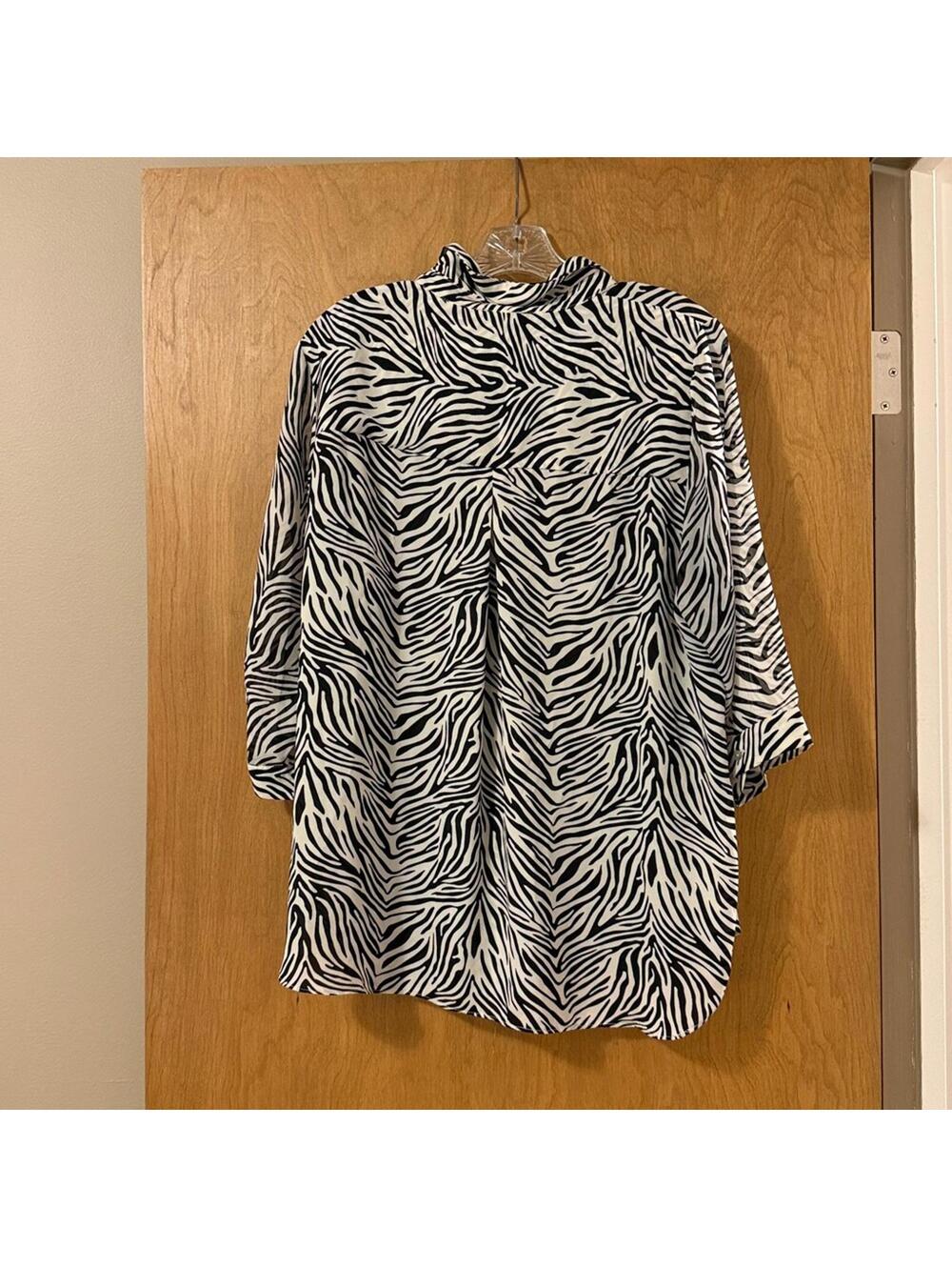 Jones New York Black White Zebra Print Button Down Shirt Women's 1X Lightweight - Picture 3 of 7